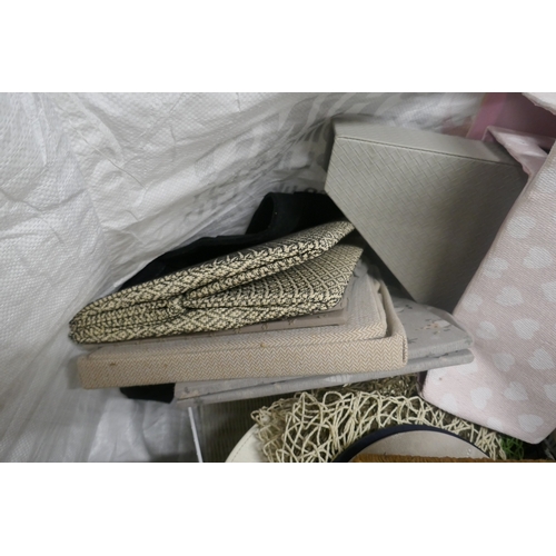 5070 - A large ton bag of assorted laundry bags and baskets