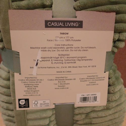 6283 - Casual Living textured plush throw (372-23) *This lot is subject to VAT