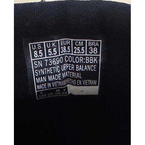 5051 - A pair of Skechers size 5.5 trainers
