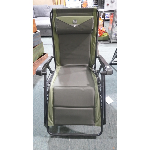 6383 - Timber Ridge Zero Gravity lounger (372-48) *This lot is subject to VAT