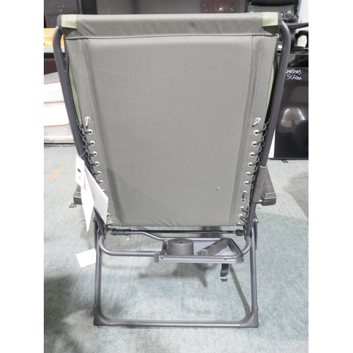 6383 - Timber Ridge Zero Gravity lounger (372-48) *This lot is subject to VAT