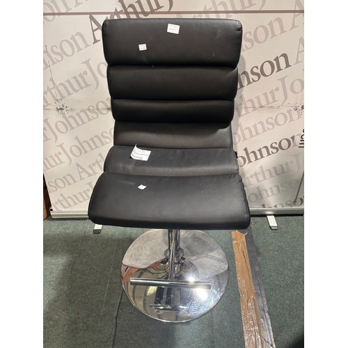 6380 - Two Bennett gaslift bar stools (372-248,251) *This lot is subject to VAT