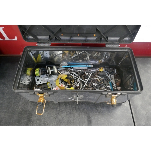 5072 - A B&Q tool box and a metal tool box