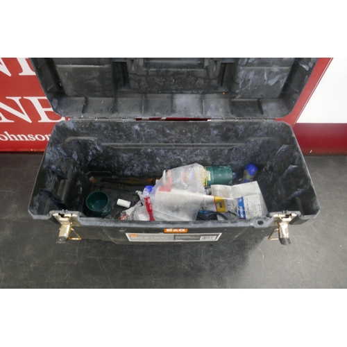 5072 - A B&Q tool box and a metal tool box