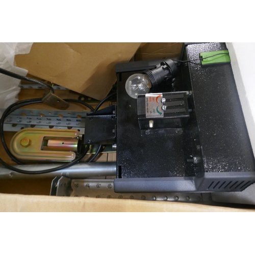 5118 - A Merlin Prolift 230T garage door opener