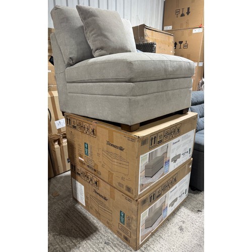 3204 - A Tisdale beige modular piece and two storage ottomans (unchecked), original RRP £158.33 + VAT (4246... 