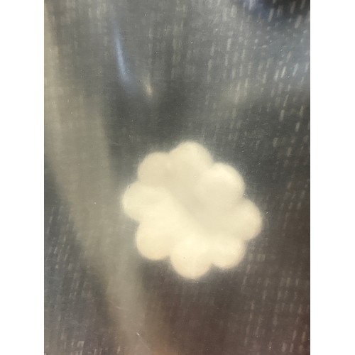 3231 - A grey and white double mattress