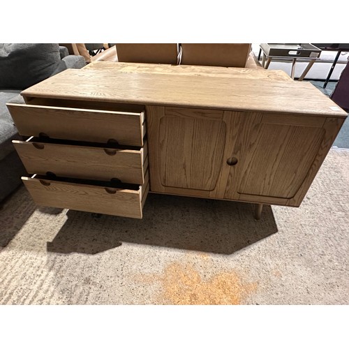 3123 - A Holcot mid century 3 drawer, 2 door sideboard (unchecked)