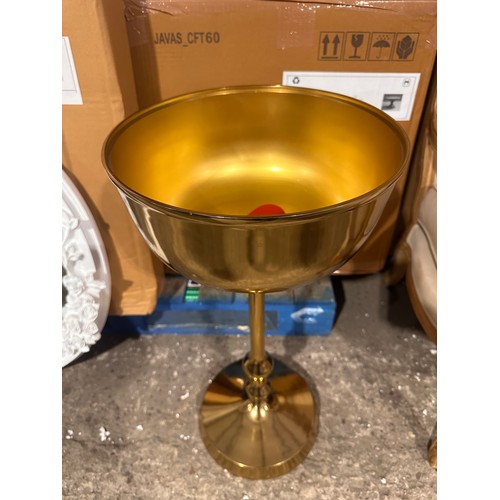 3153 - A gold effect 4 bottle champagne holder