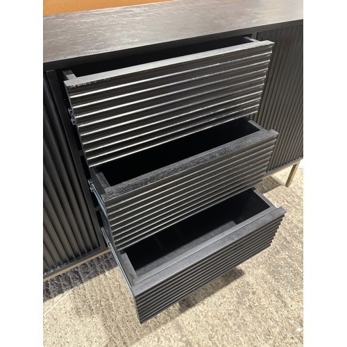 3200 - A Ripple sideboard (unchecked)