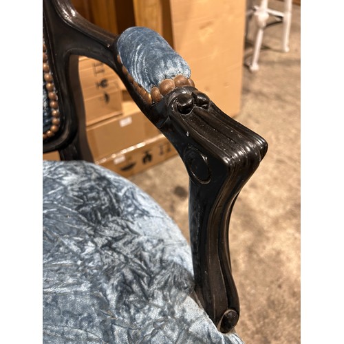 3159 - A blue velvet accent chair