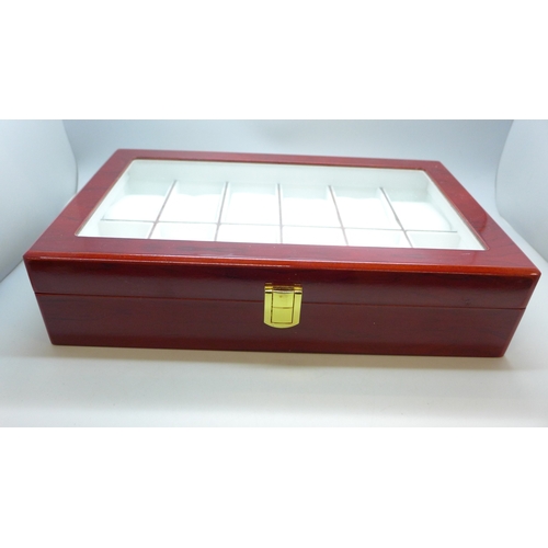 2058 - A wristwatch display box