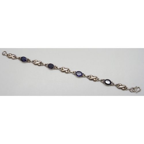 Lot 7062      