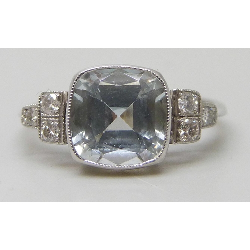 Lot 7082      