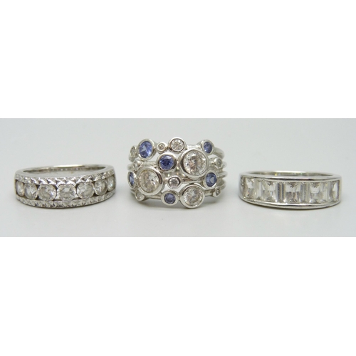 7130 - Three silver rings, 16g total