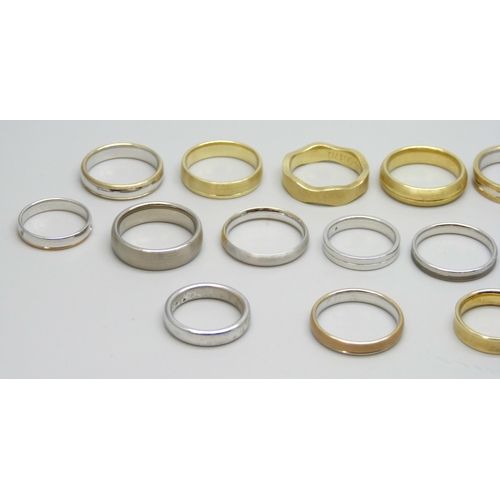 7167 - A collection of modern band rings
