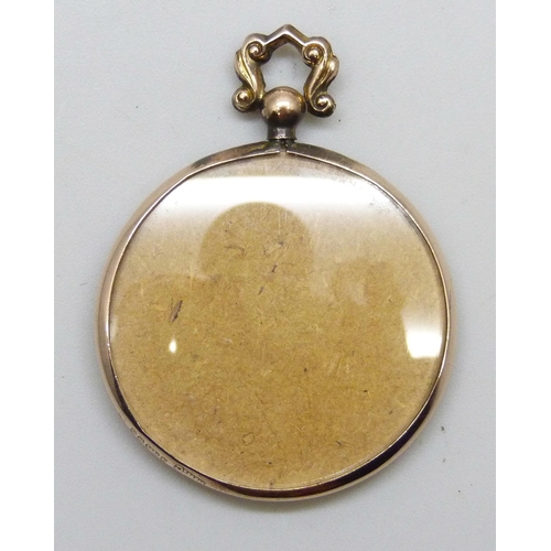 7178 - A 9ct gold framed photograph pendant, Birmingham, 1906, 4.9g, 4.3cm including bail