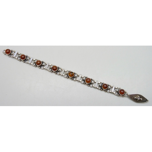Lot 7212      