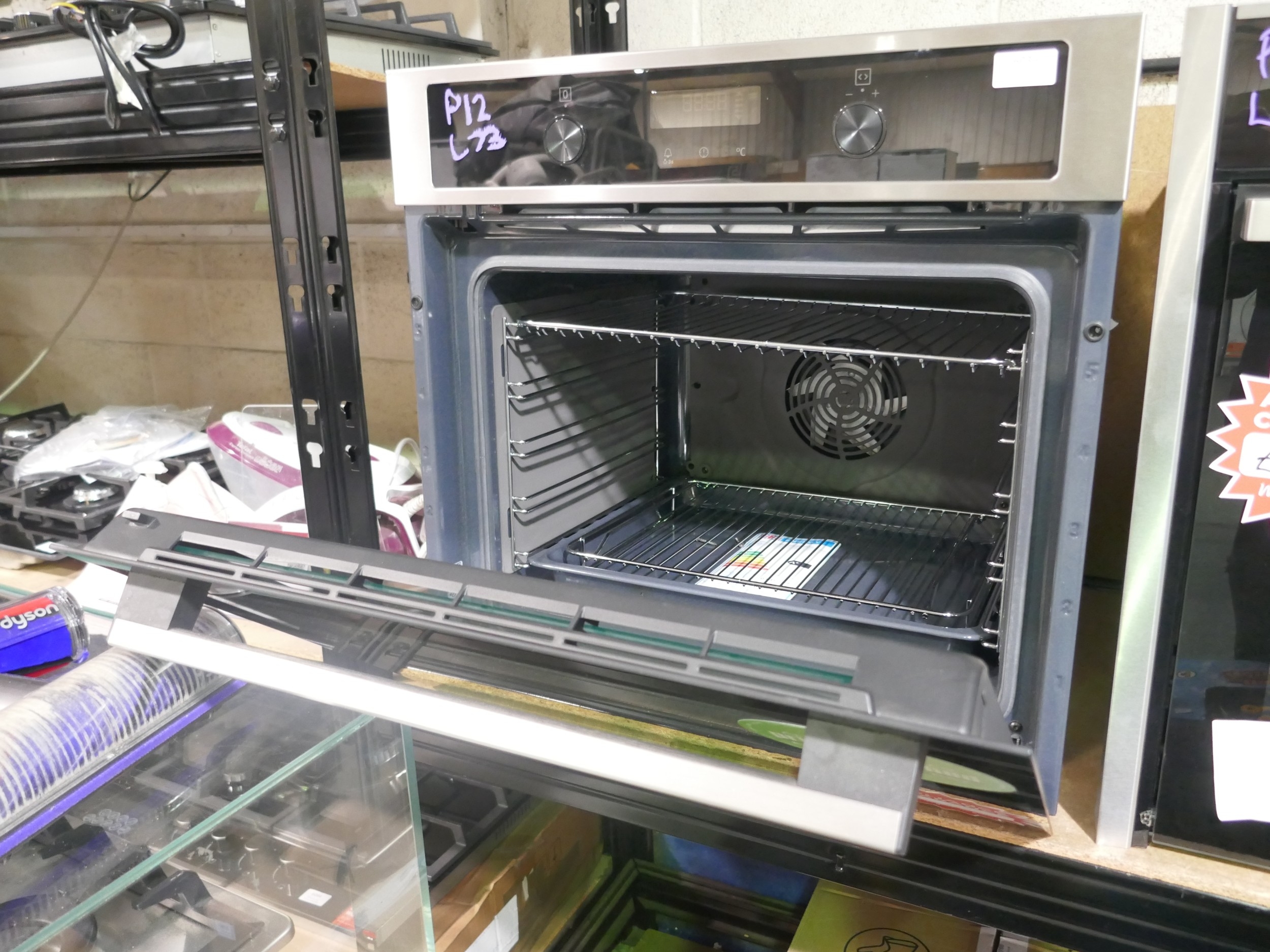Zanussi Fan Cook single oven (563-73) *This lot is subject to VAT
