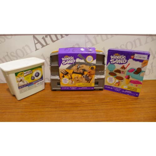 6350 - Kinetic sand and Crayola Model Magic  * This lot is subject to VAT