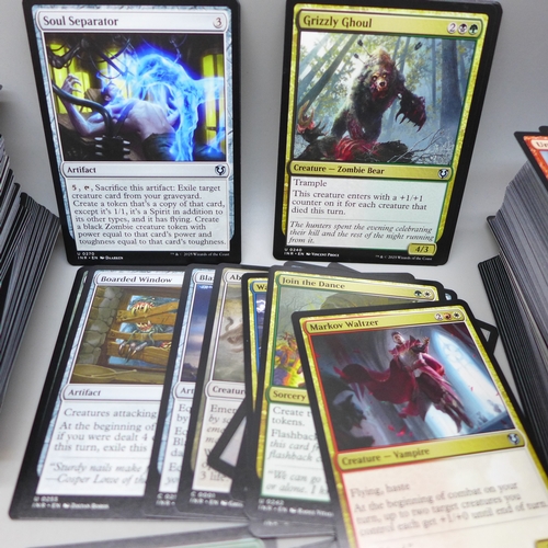 2291 - A large collection of Magic The Gathering cards, approximately 1000