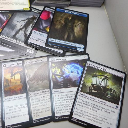2291 - A large collection of Magic The Gathering cards, approximately 1000