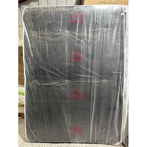 3268 - A grey and white double mattress