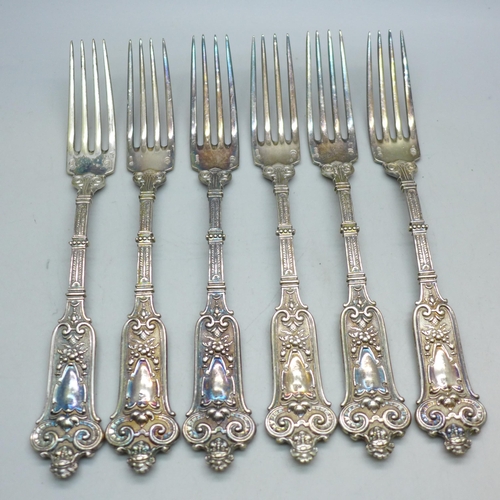 7397 - A set of six .800 silver forks, 370g total