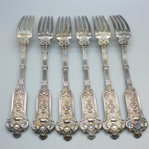 7397 - A set of six .800 silver forks, 370g total