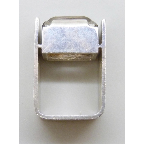 7069 - Finnish silver jewellery, a silver Modernist / Brutalist geometric ring, London import marks for 197... 