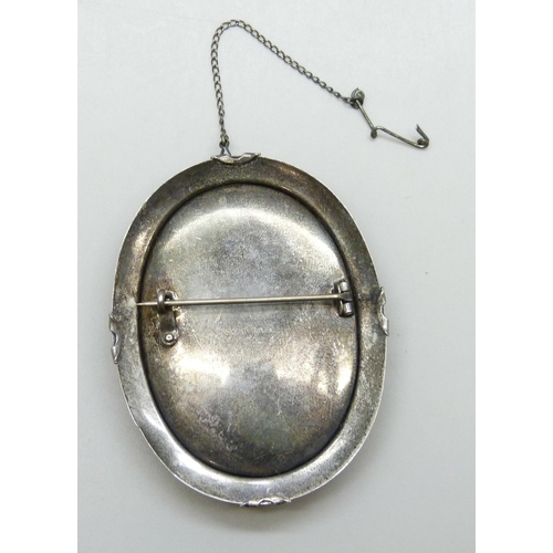 7139 - A large Thomas Mott Old Masters Collection silver brooch, The Laughing Cavalier after Franz Hals, 5.... 