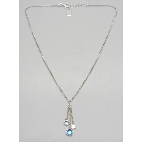 7142 - A silver necklace chain with three glass stone set drop pendants, hallmarked, 41.5cm