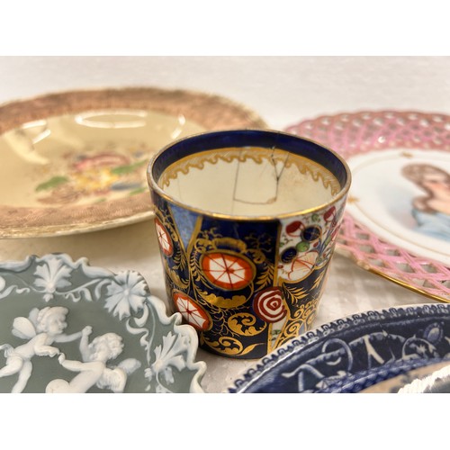 2327 - A collection of 19th century and later plates to include a Royal Doulton The Gypsies plate, a Sevres... 