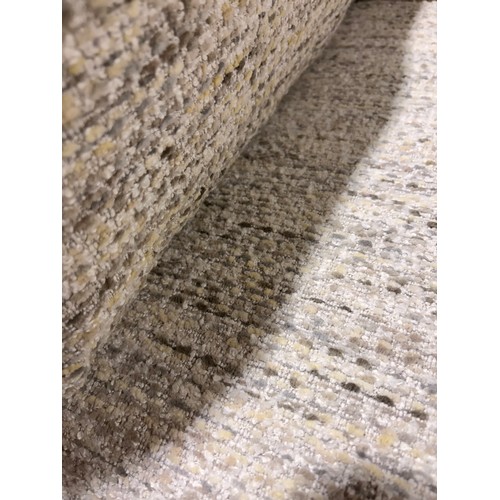 3225 - A beige fleck love seat