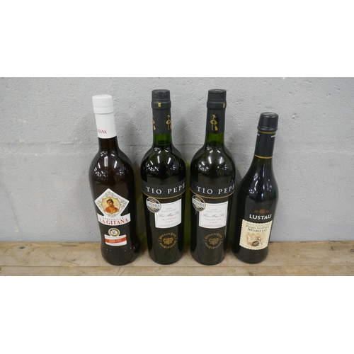 5071 - Nine bottles of assorted alcohol including Tio Pepe, Isla Negra, La Castella Pinot Grigio, La Gitana... 