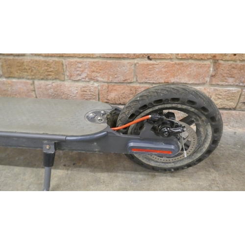 5114E - An Aovopro adult sized electric scooter  *Authority recovered