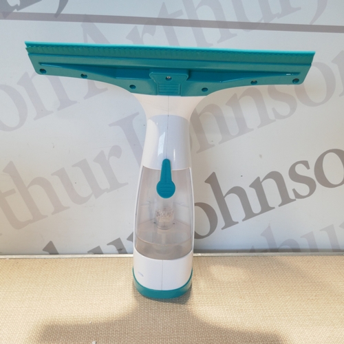 6016 - Two cordless window vacs KArcher and Beldray *This lot is subject to VAT