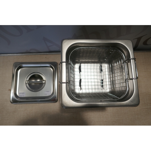 6051 - An Ultrasonic cleaner *This lot is subject to VAT