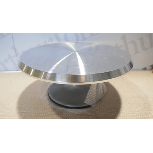 6057 - A Chopping board and rolling pin, set of 3 tea and coffee storage containers, metal cake stand, 2 po... 