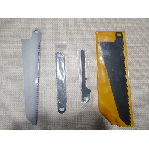 6068 - A Black & Decker 400w Scorpion saw *This lot is subject to VAT