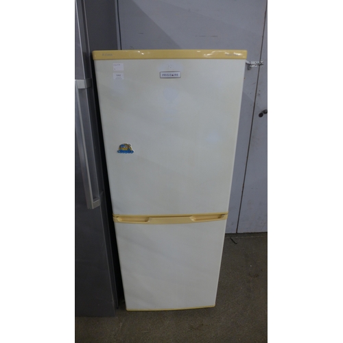 5262 - A Frigidaire FRC150FF frost free 60/40, freestanding fridge freezer