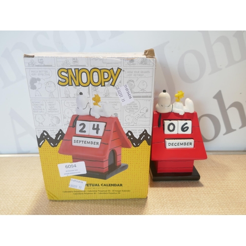 6094 - An infinity mirror, Spirograph, Happy Day light, Snoopy 3D calendar, lava lamp, moon flare, Wednesda... 