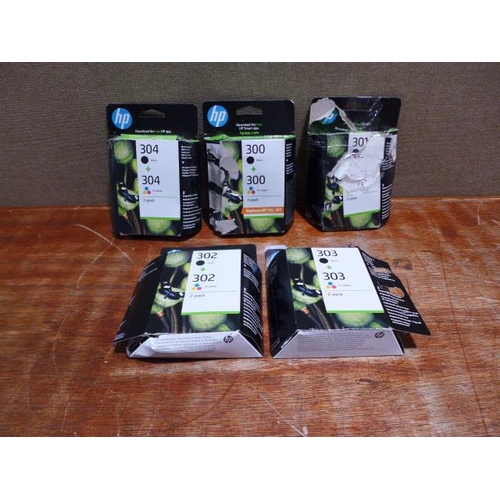 6155 - A bag of HP printer ink to include (300, 304, 301, 302)  * This lot is subject to VAT
