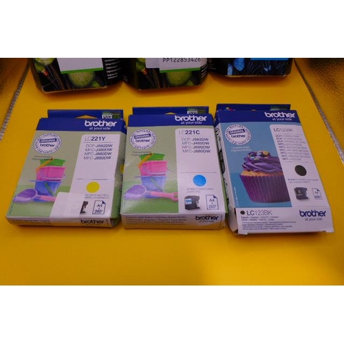 6282 - A quantity of printer inks to include HP and Brother *This lot is subject to VAT