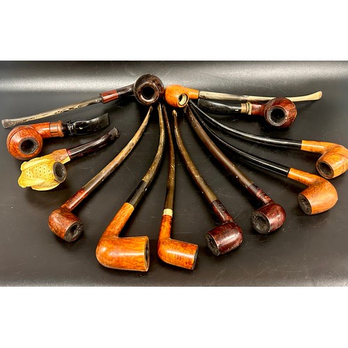 2136 - A large collection of pipes including Dunhill, Bruyere, Northern Briar, Big Ben etc.