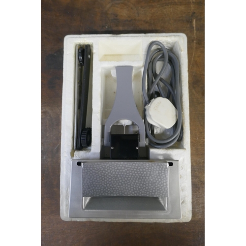 5001 - A Cima-1000 Foto Leuchte halogen light **Failed PAT test due to not having insulation sleeves on the... 