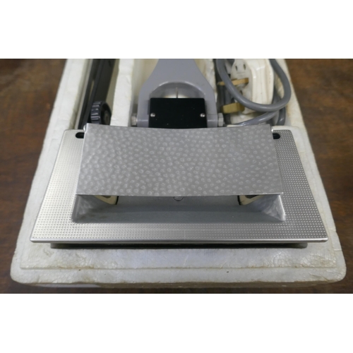 5001 - A Cima-1000 Foto Leuchte halogen light **Failed PAT test due to not having insulation sleeves on the... 