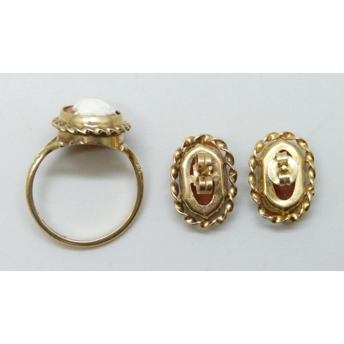 7007 - A 9ct gold cameo ring, N, and a pair of similar 9ct gold earrings, 5.1g total