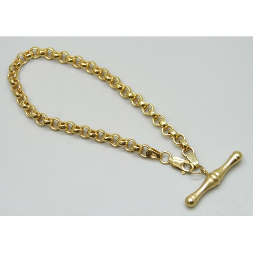 7031 - A 9ct gold Albert style belcher chain bracelet with T bar pendant, 3.6g, 4mm wide links, 17.5cm