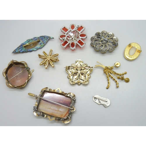 7055 - A collection of costume brooches including Victorian, some a/f